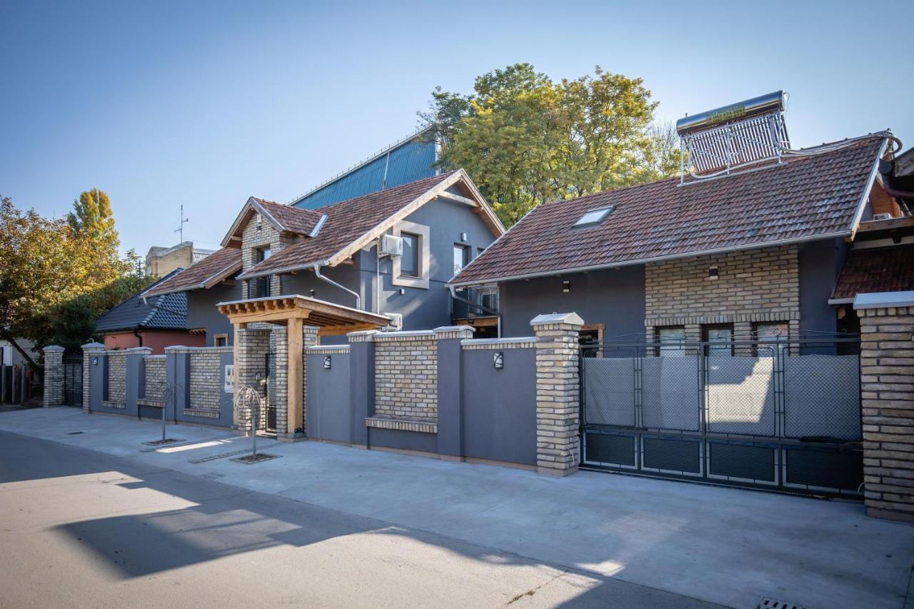 Apartamento Gray Brick Subotica Exterior foto