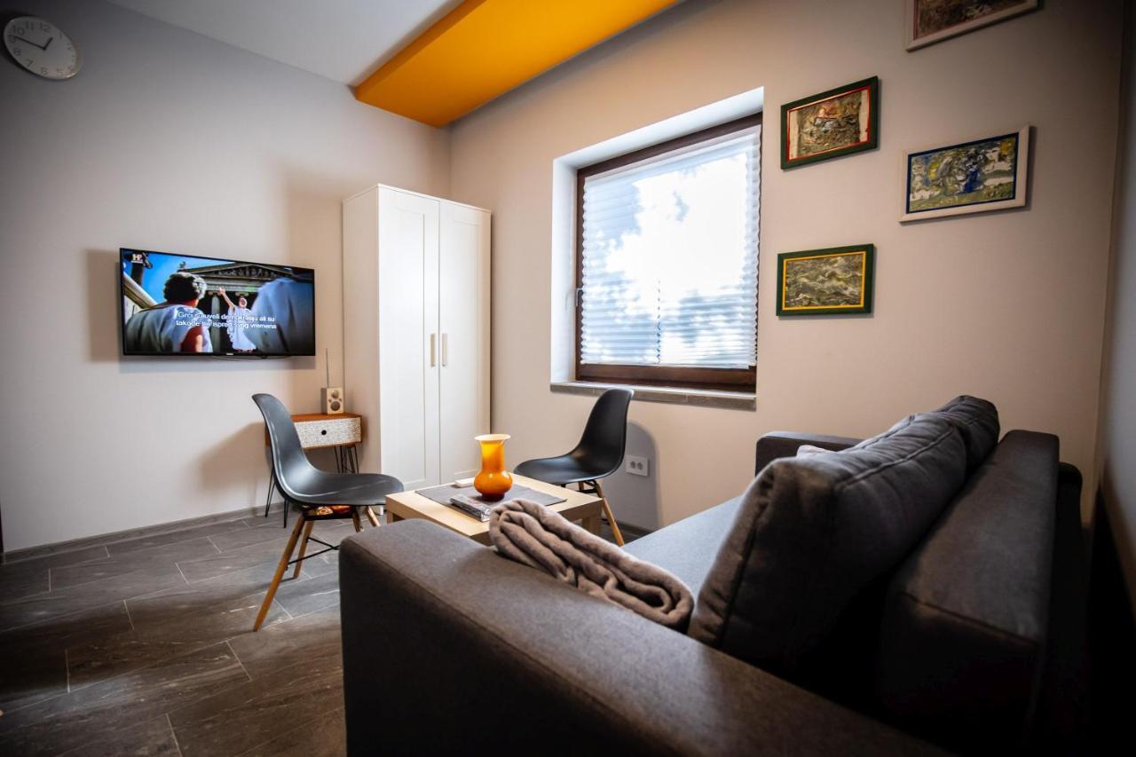 Apartamento Gray Brick Subotica Exterior foto