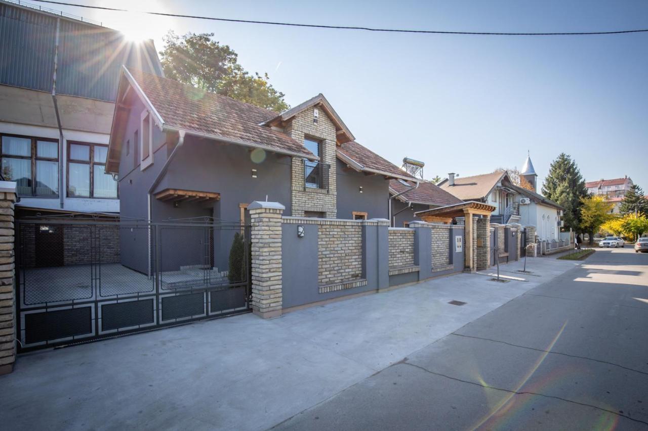 Apartamento Gray Brick Subotica Exterior foto