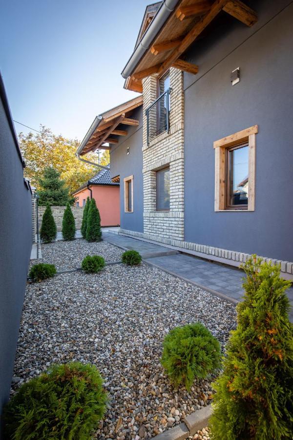 Apartamento Gray Brick Subotica Exterior foto